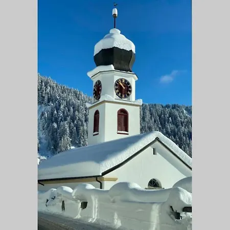 Bambi Auf 1400 M Nahe Arosa Apartamento