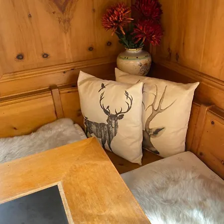 アパート Bambi Auf 1400 M Nahe Arosa *