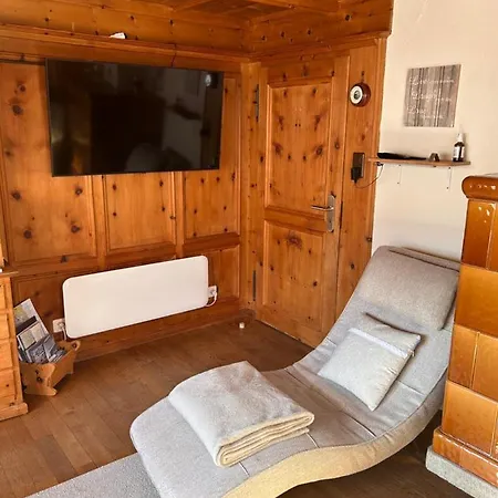 Bambi Auf 1400 M Nahe Arosa Peist