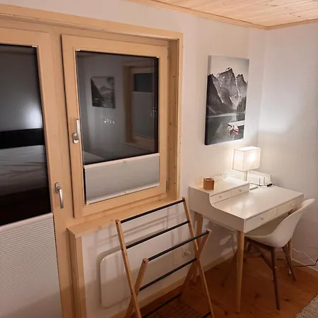 Bambi Auf 1400 M Nahe Arosa Peist