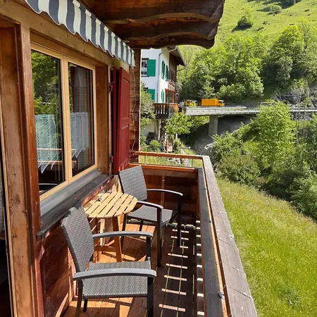 Bambi Auf 1400 M Nahe Arosa Appartement Peist
