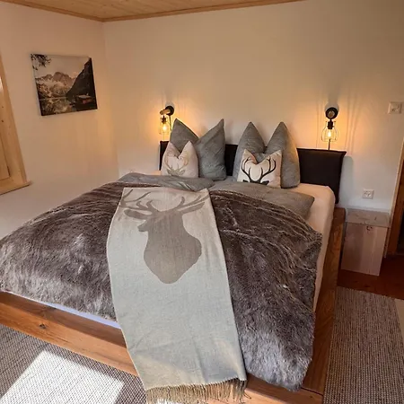 Bambi Auf 1400 M Nahe Arosa