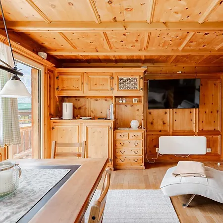 Bambi Auf 1400 M Nahe Arosa *