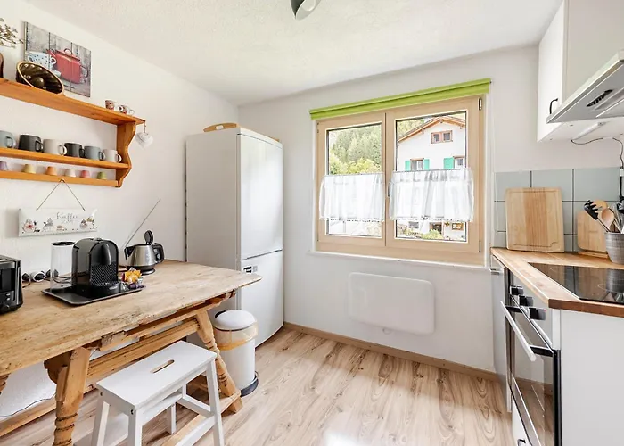 Bambi Auf 1400 M Nahe Arosa Peist