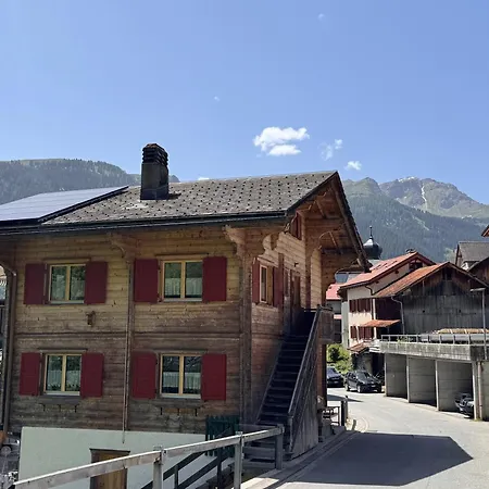 Bambi Auf 1400 M Nahe Arosa Apartamento *