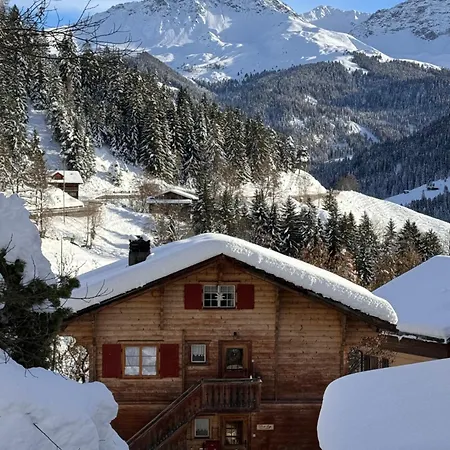 Bambi Auf 1400 M Nahe Arosa Appartamento